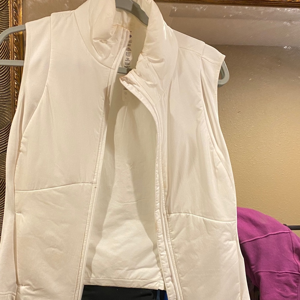 lululemon athletica Off-White Quilted Sleeveless Puffer Vest